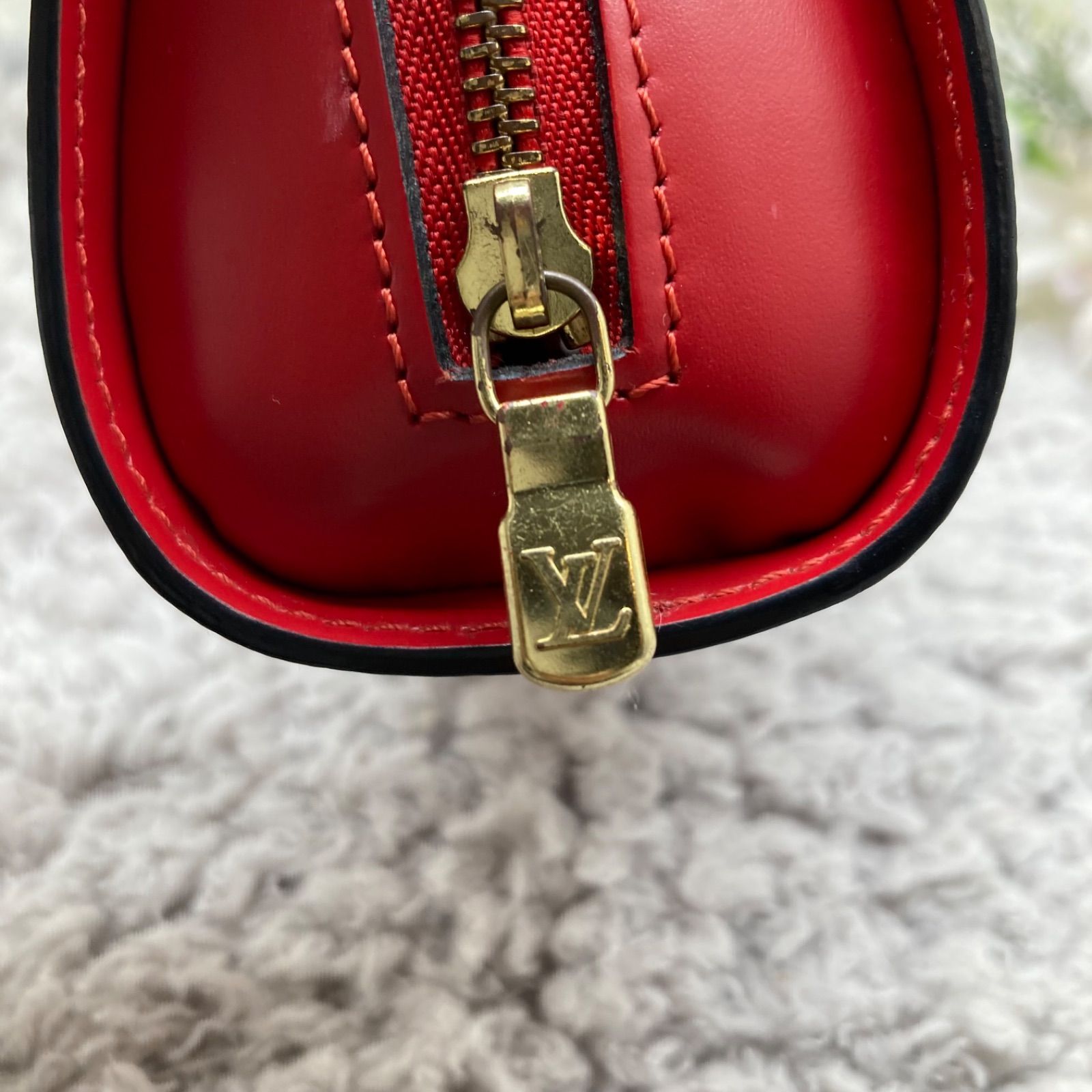 本物ルイヴィトン エピ 赤 ドーフィーヌPM カスティリアンレッド