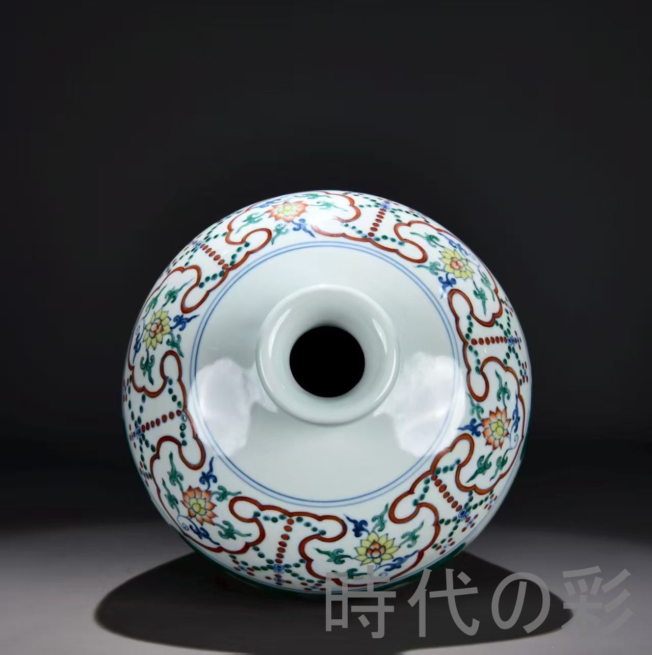 中国古美術・明宣徳・五彩戦将図梅瓶・五彩・唐物・壺・骨董品・時代物・古陶磁・古玩 中国古美術 明・宣徳年製 五彩戦将図 梅瓶 壺 花瓶 古陶磁 唐物 骨董品