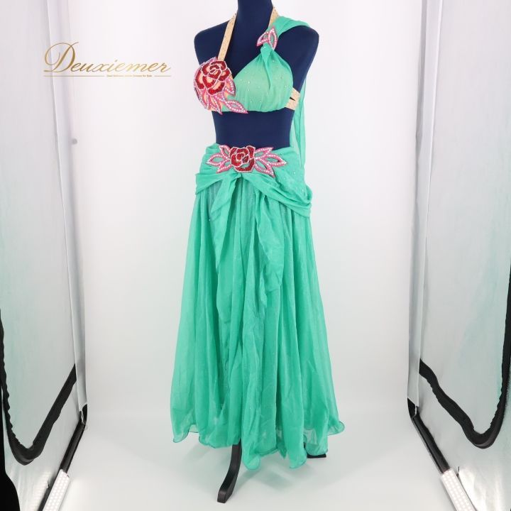 ベリーダンス オリエンタル 衣装 上下セット グリーン系 緑 ピンク系 ラインストーン ラメ 花柄 装飾 スリット 舞台 発表会 イベント コスチューム ベリーダンス衣装 ダンスコスチューム ステージ衣装 おしゃれ 発表会衣装 コスプレ衣装 舞台服 花柄装飾