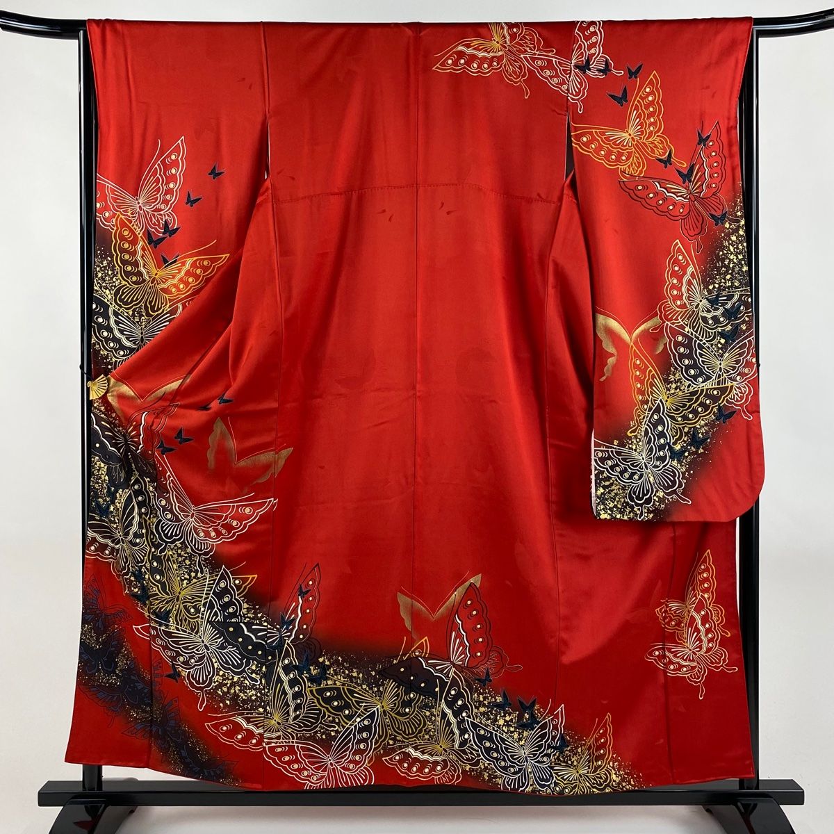 振袖 身丈157cm 裄丈65.5cm M 袷 蝶 金彩 ぼかし 赤 正絹 秀品
