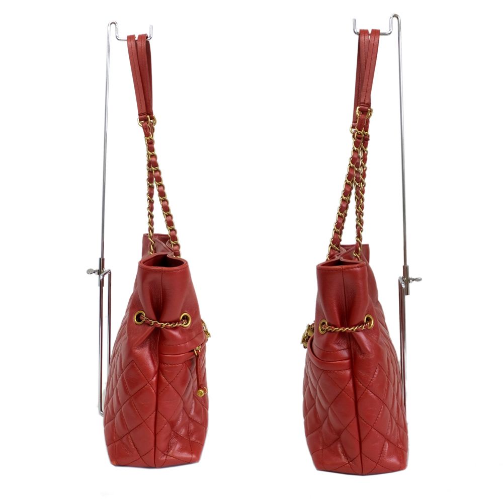 天白】シャネル マトラッセ ココマーク レッド チェーン Drawstring 