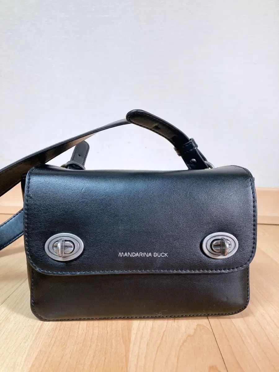 マンダリナダック カメラバッグ