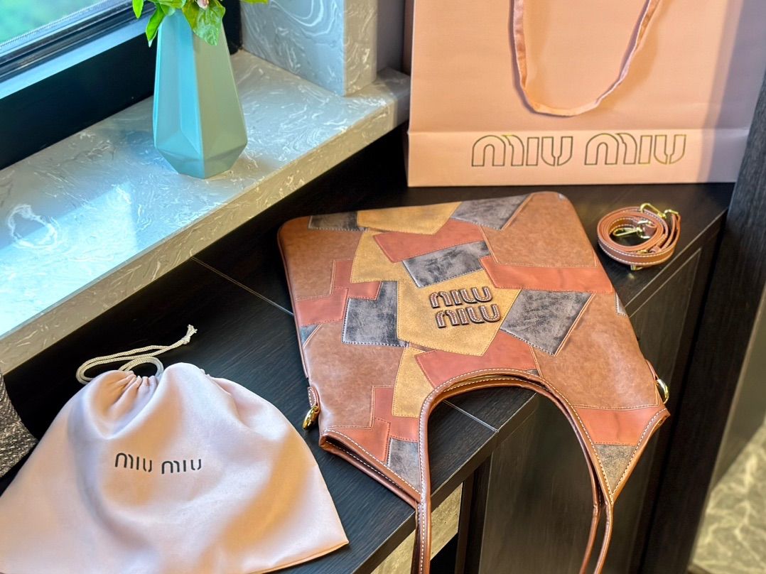 新品 MIU MIU Tote ミュウミュウ ショルダーバッグ トートバッグ