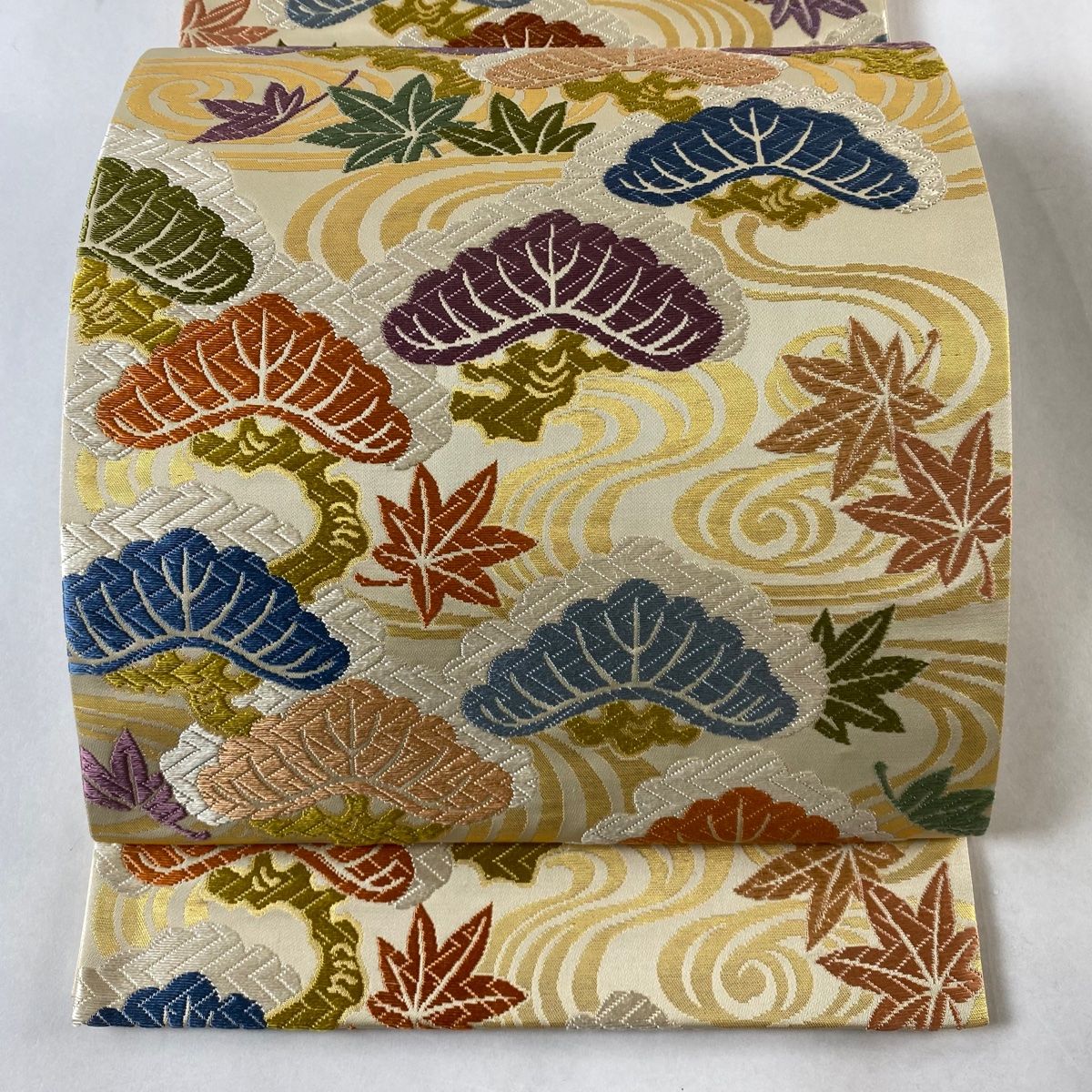袋帯 名品 草木染 純金糸 貝紫染 笠松 紅葉 金糸 箔 ベージュ 六