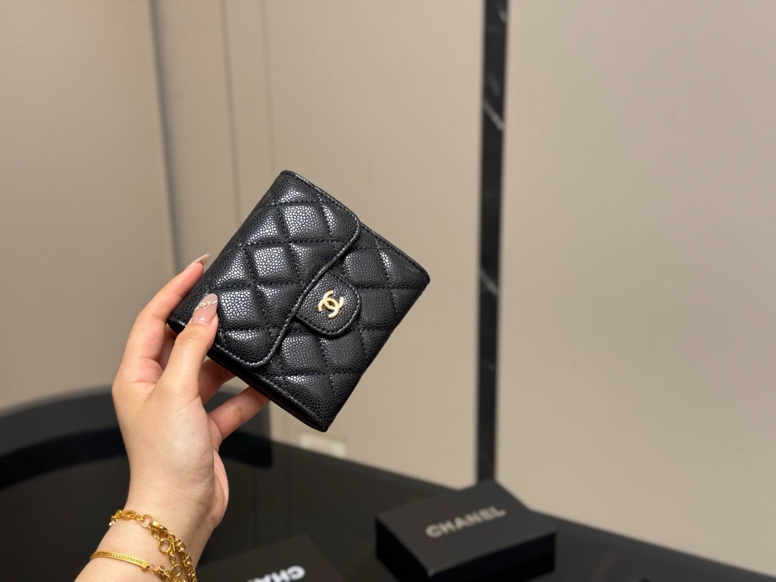 【25S★小さくて頼れる優秀アイテム】CHANEL ショートウォレット シャネル 25S ターンロック チェーンウォレット キャビアスキン