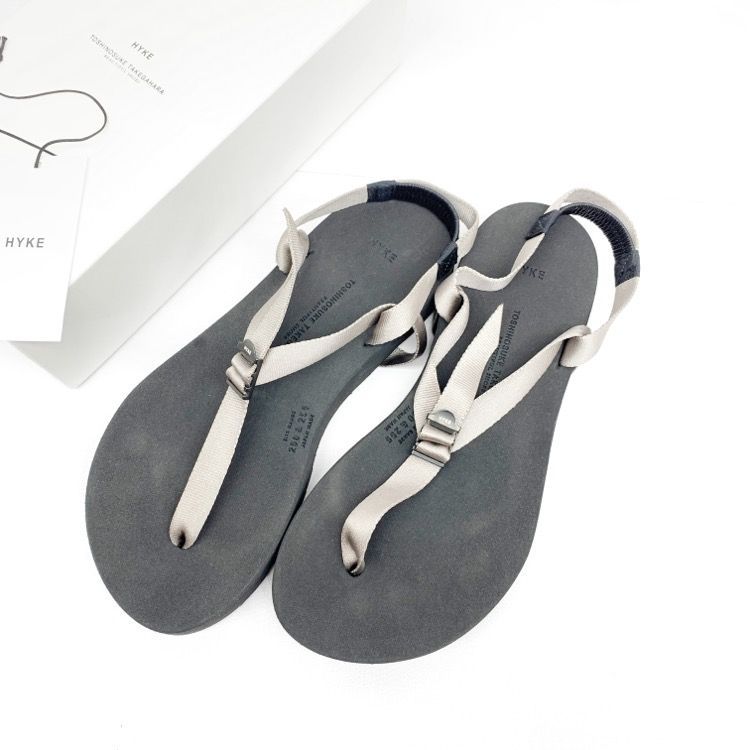 新品《HYKE》ハイク BAREFOOT SANDALS サンダル 黒 23.5 ...