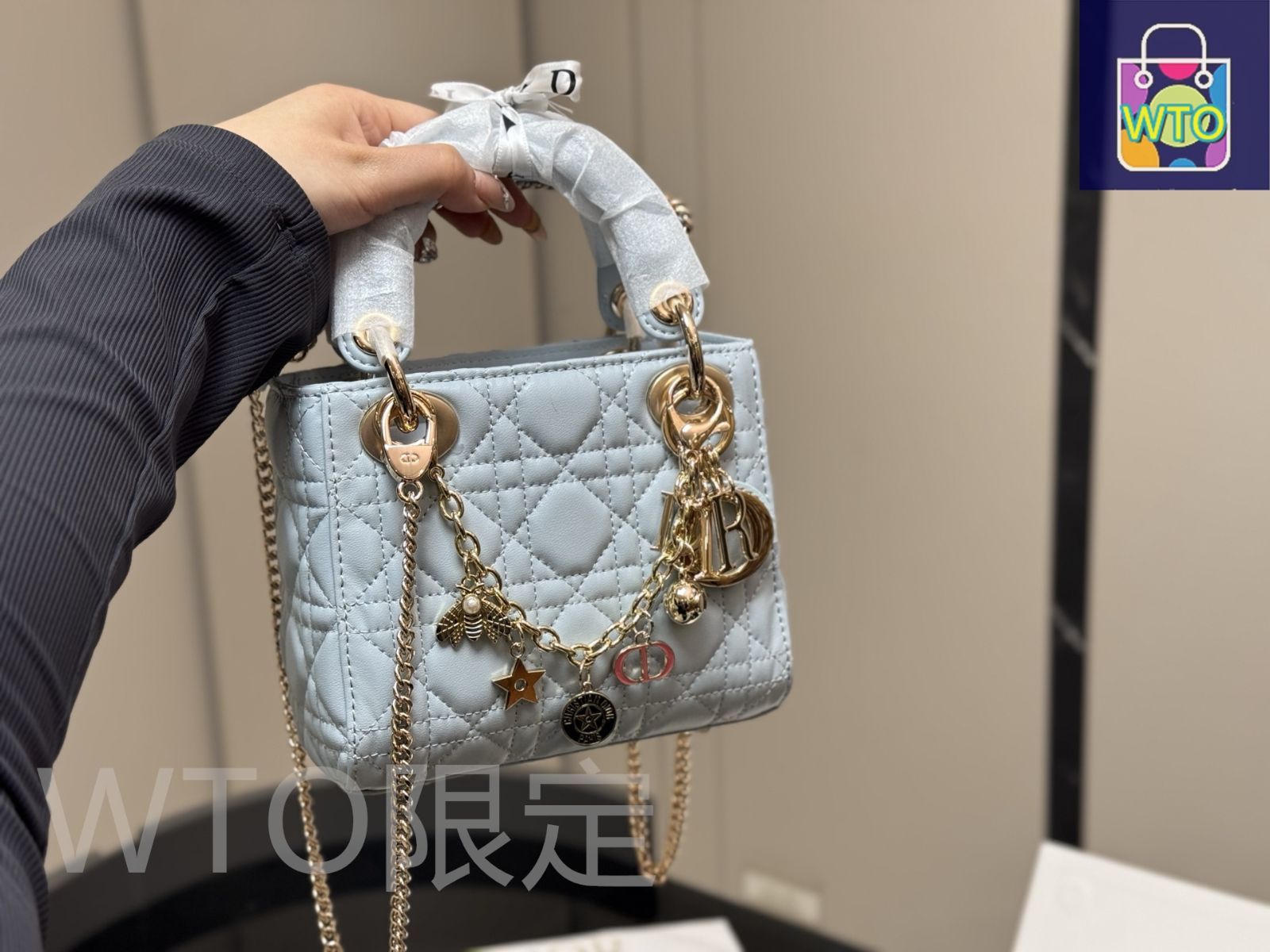 DIOR ❣️2023Ａ/W定価16万円‼️新品未使用タグ付‼️ショート丈❣️パウダーP 2025年夏新作フェイスパウダー】ディオールスキン
