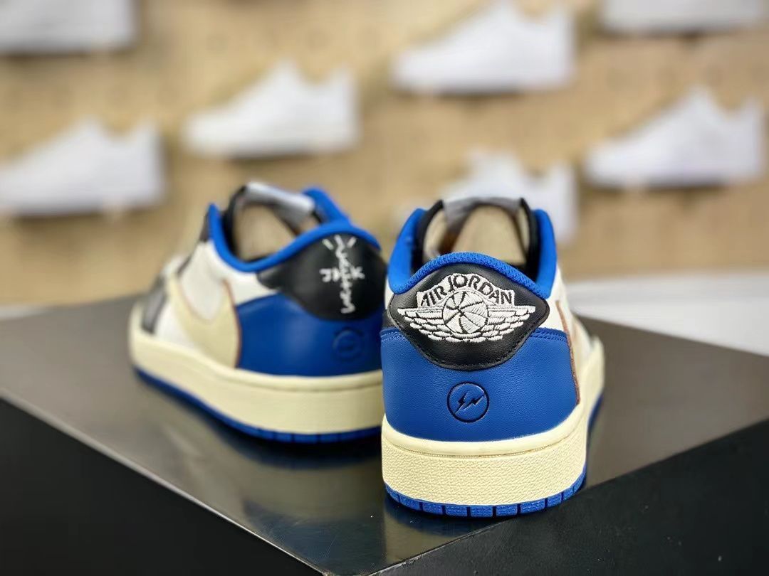 NIKE AIR JORDAN 1 LOW OG SP 【TRAVIS SCOTT × FRAGMENT】 dm7866-140