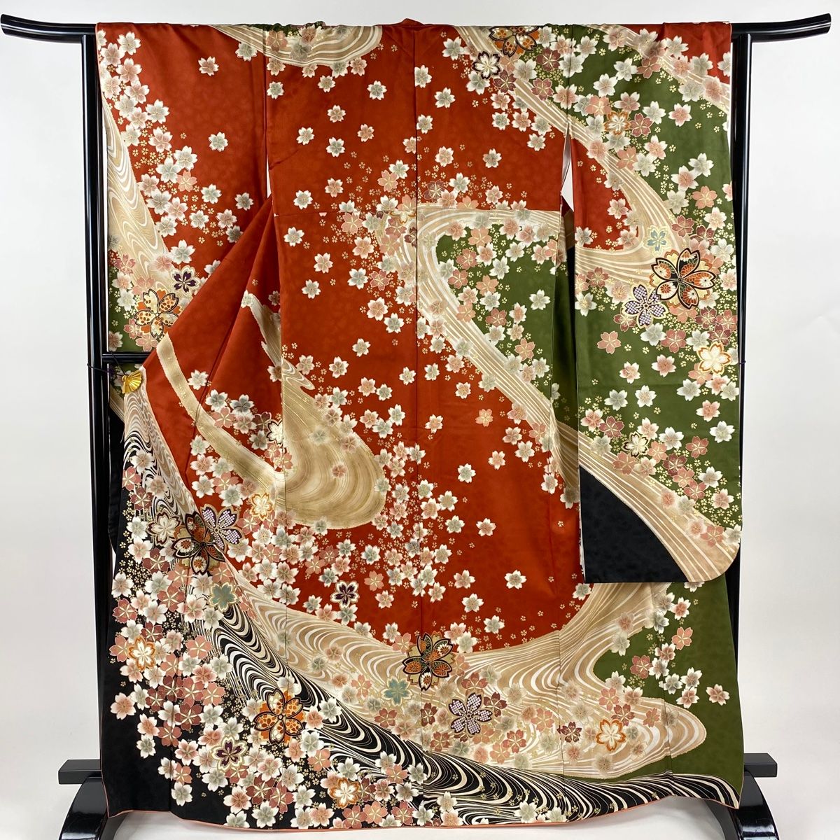卍 振袖 身丈166.5cm 裄丈65cm M 袷 桜 流水 金彩 赤 正絹 名品