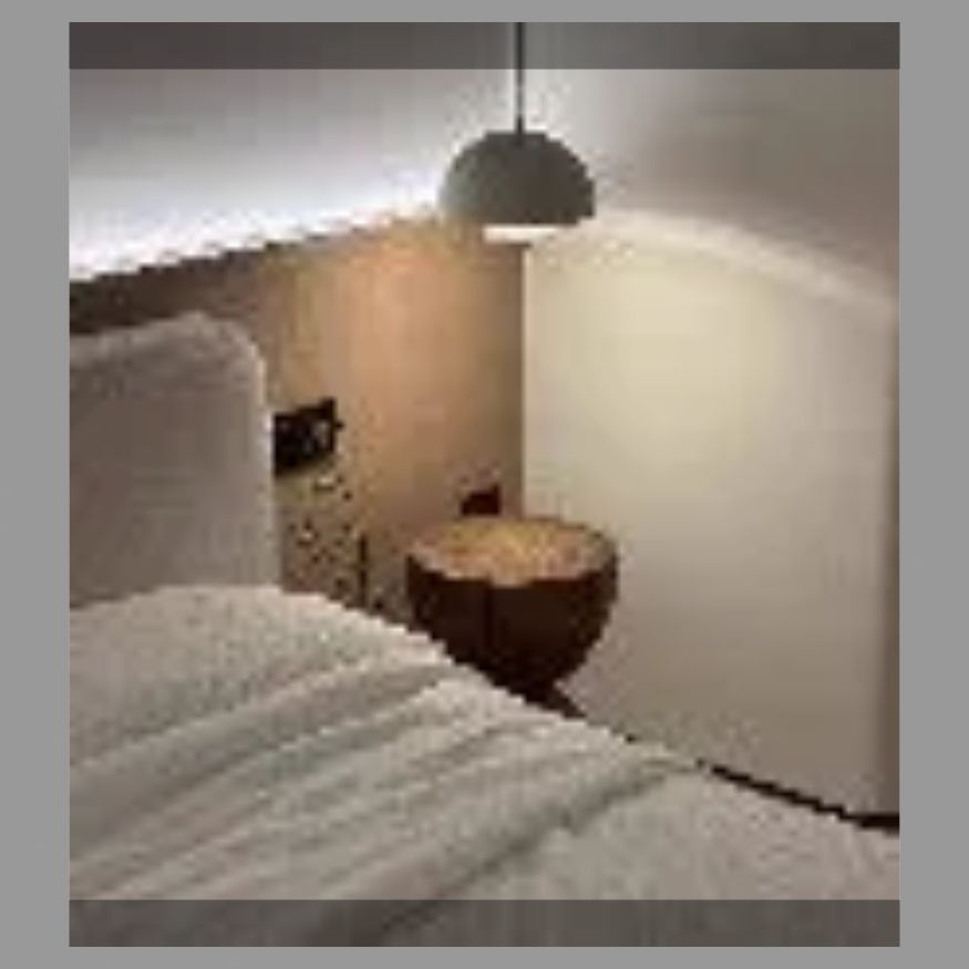 わびさび風の木製の木の子の古風な木のスツールの中で根彫の辺の何民宿ローテーブルの創意的な置物の花の棚の低いスツールで