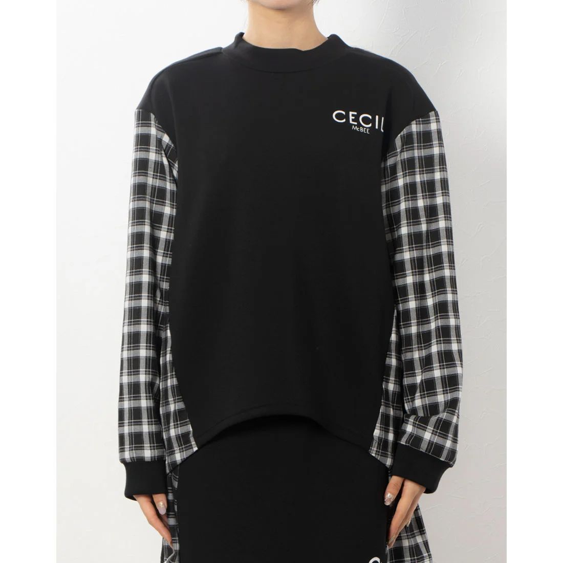 CECIL McBEE green ダンボールチェック切替モックネックスウェット ﾌﾞﾗｯｸ Mサイズ