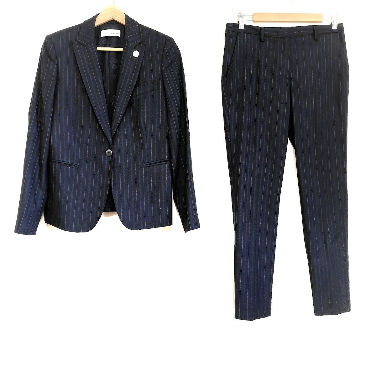 lardini ラルディーニ レディースパンツスーツ レディース - ダークネイビー×ネイビー ストライプ