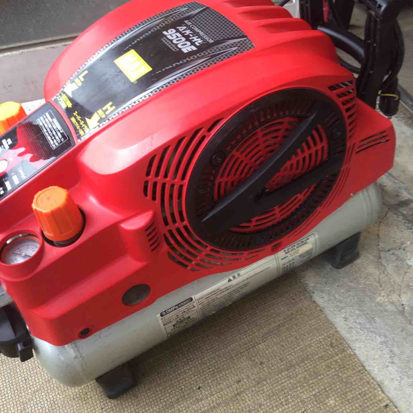 エアコンプレッサー