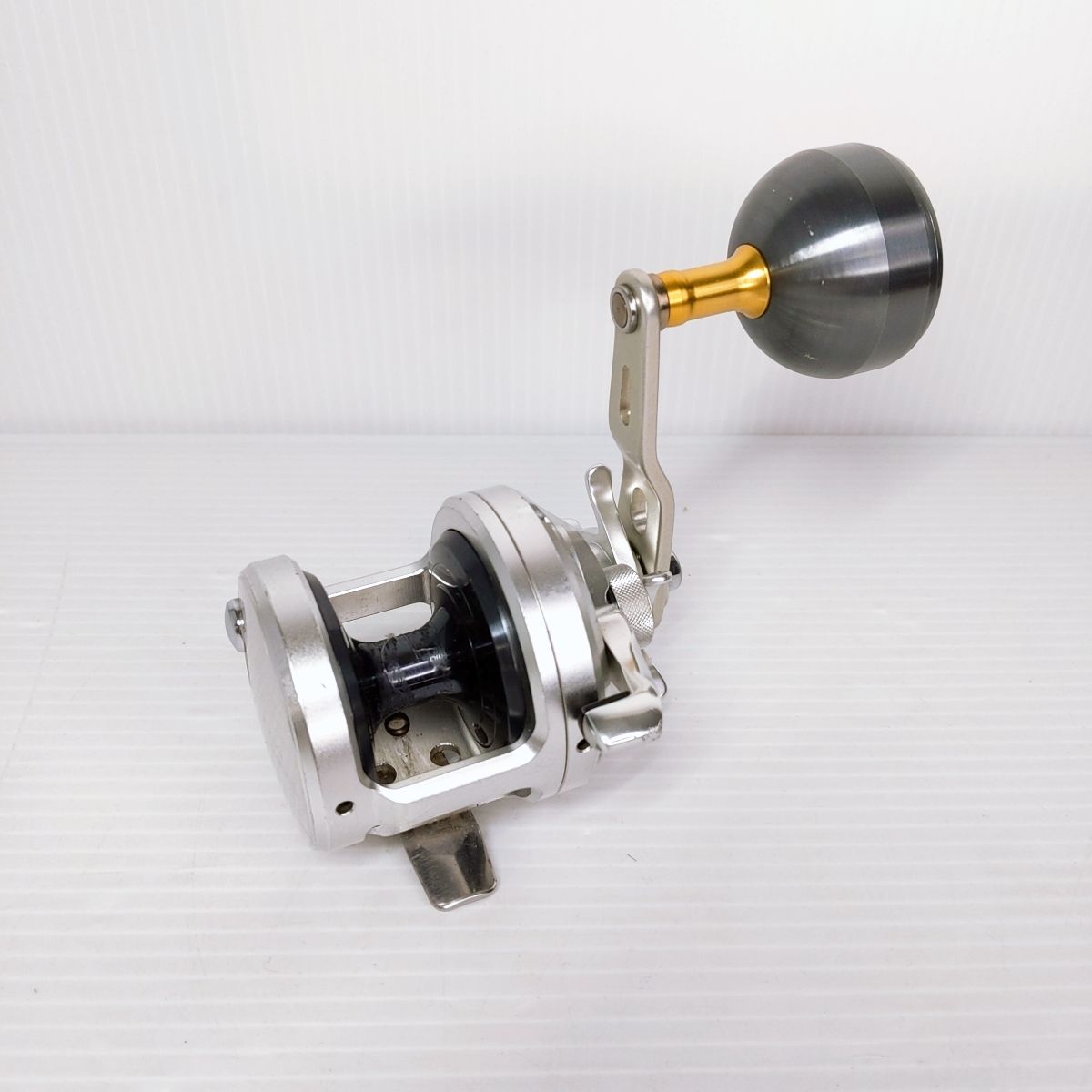 中古品】SHIMANO シマノ 11オシアジガー 1500HG〇YR-53285〇