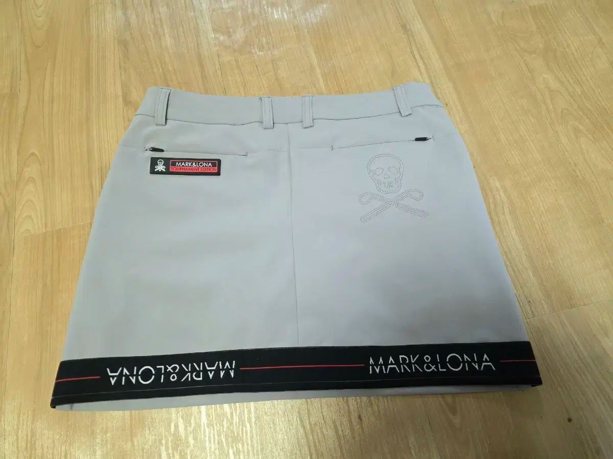 MARK - LONA マークアンドロナ ゴルフスカート 26-27