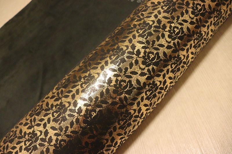 ゴールド 159ds ヌメ革 ショルダーレザー 牛革 イタリア レザー 花柄プリント はぎれ 一枚革 レザークラフト 革 皮 本革 diy 生地 材料