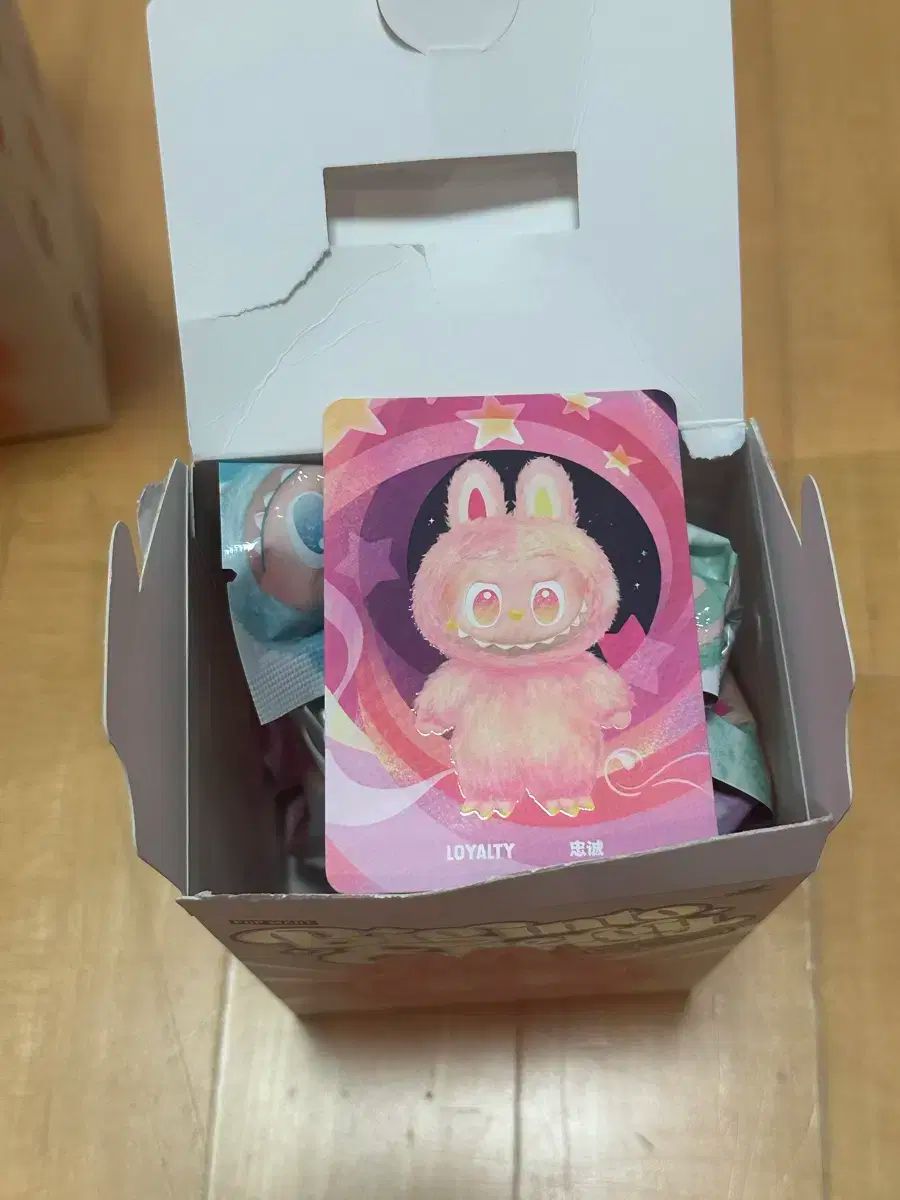 ポップマート ラブブ ハイライト シリーズ 忠誠