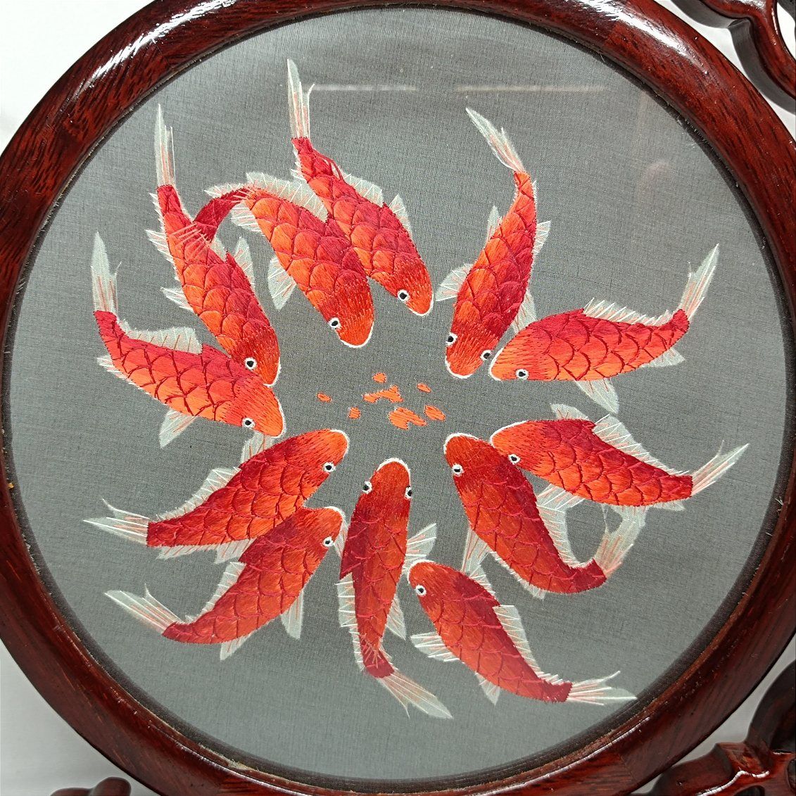 美品 中国伝統工芸 回転式仲良し金魚両面刺繍 置物 - メルカリ