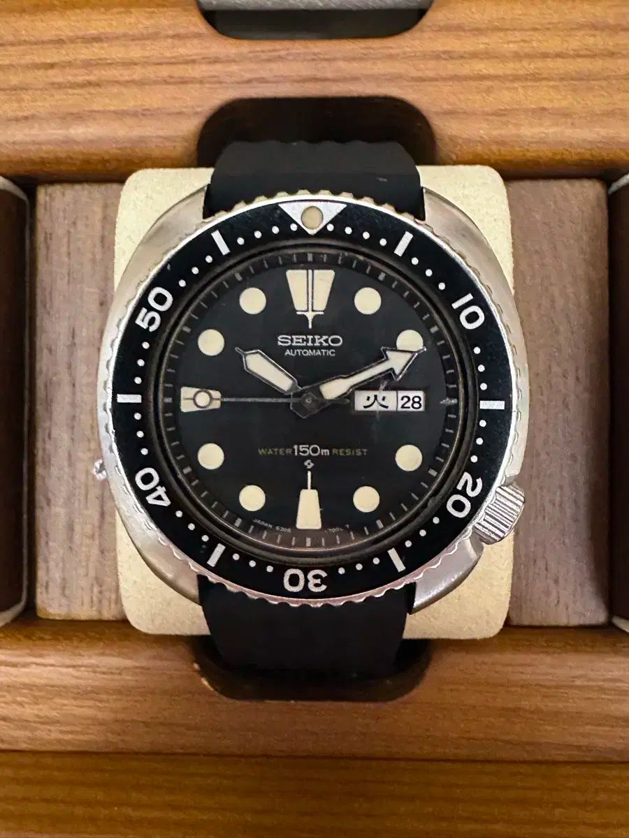 25 07 オーバーホール SEIKO セイコー タートル 6306 ー 7001 すべてチェコ語