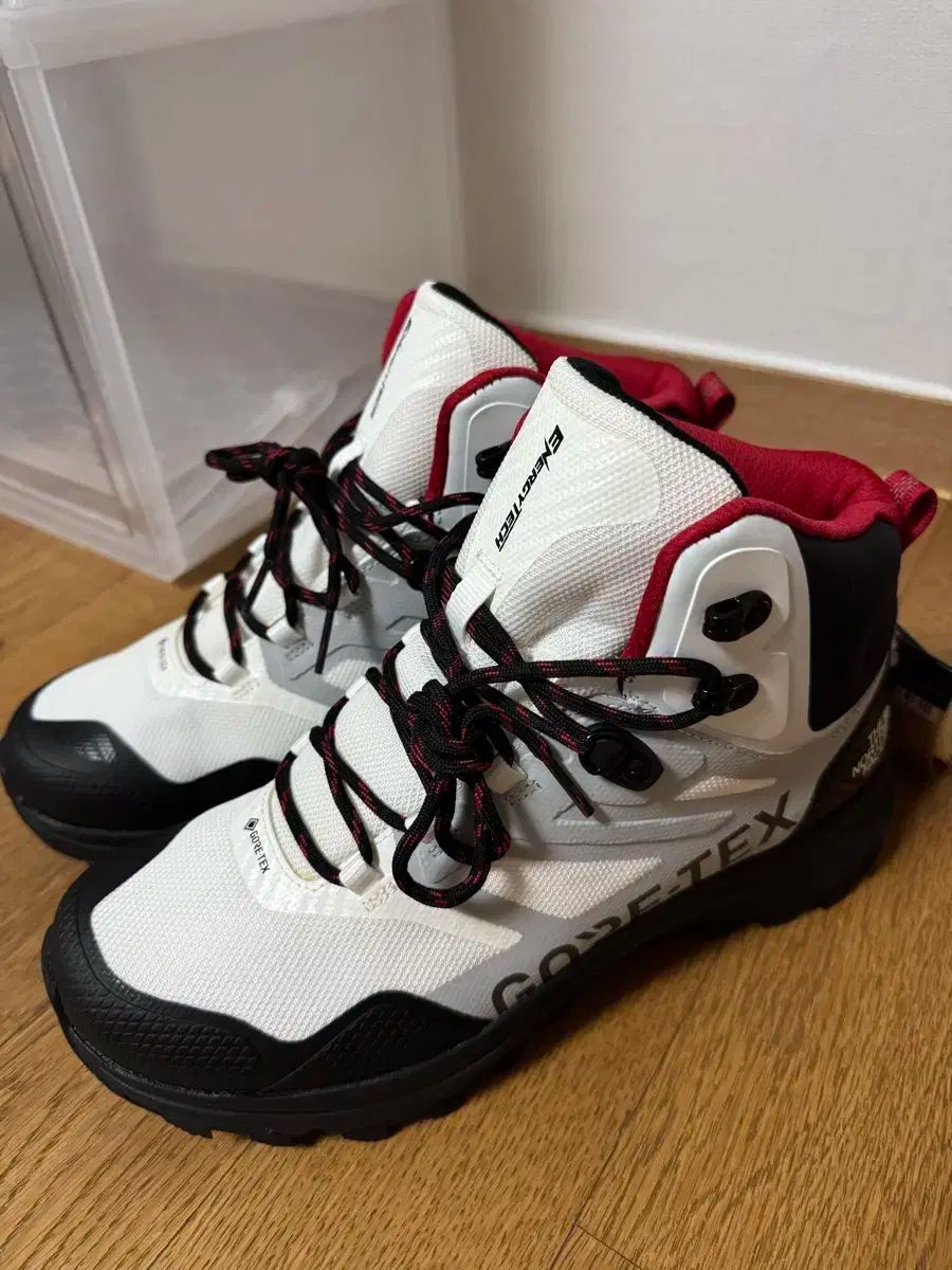 ノーススペースハイキングブーツ