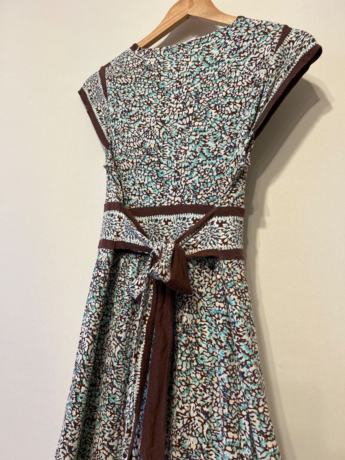 【美品】ビーシービージーマックスアズリア ノースリーブワンピースドレス 2 ビーシービージーマックスアズリア BCBGMAXAZRIA レース ドレス