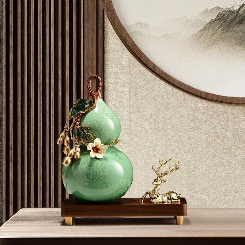 【美品】翡翠 彫刻 瓢箪　約4㎝　グリーンとオレンジカラー 瓢箪 置物 オブジェ ひょうたん グリーン 緑 オレンジ 縁起物 財運 金