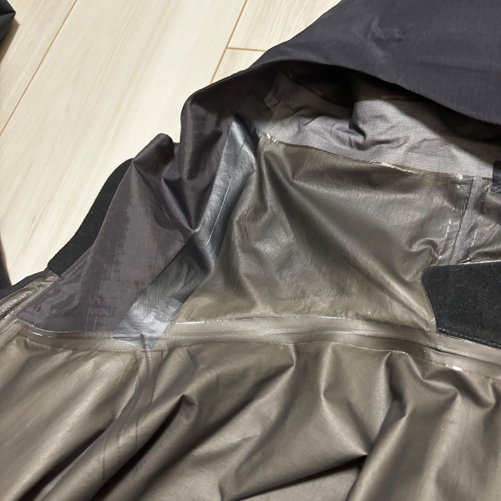 黒 ゴアテックス