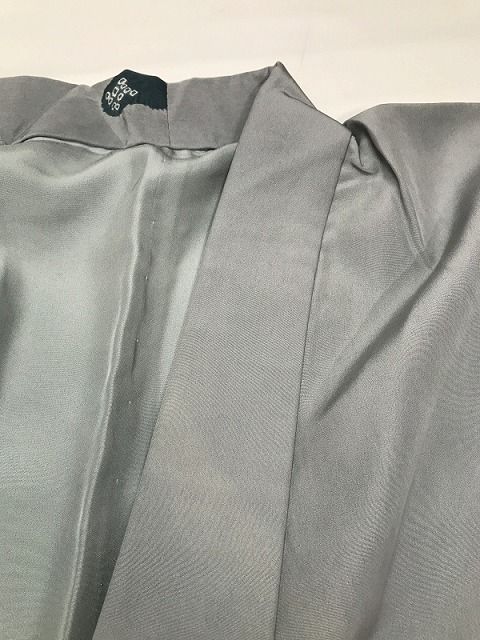 グレー地に縞模様