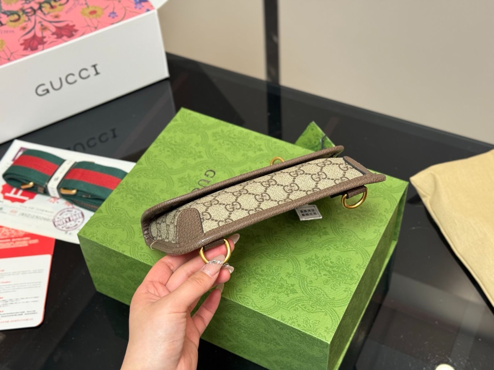 GUCCI　グッチ　虎　タイガー　ポロシャツ 　　Mサイズ GUCCIグッチ虎タイガーポロシャツ Mサイズ