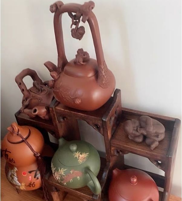 梅実木　棚　茶器立て　工芸品　紫砂　急須　ボーグ架　置物　展示ラック Amazon.co.jp: 梅実木 棚 茶器立て 工芸品 紫砂 急須 ボーグ架