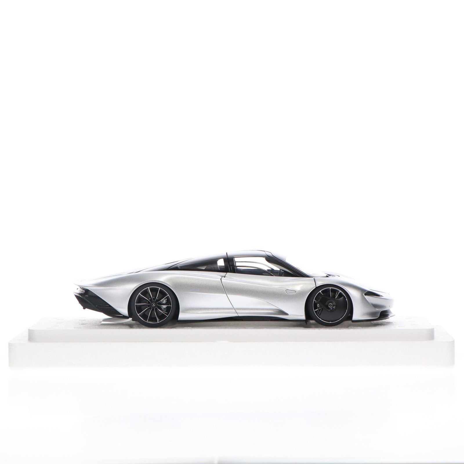オートアート・コンポジットモデルシリーズ 1/18 マクラーレン