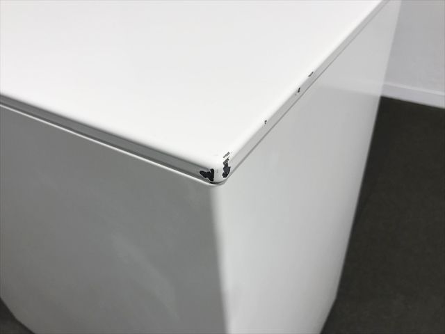 インサイドワゴン 白