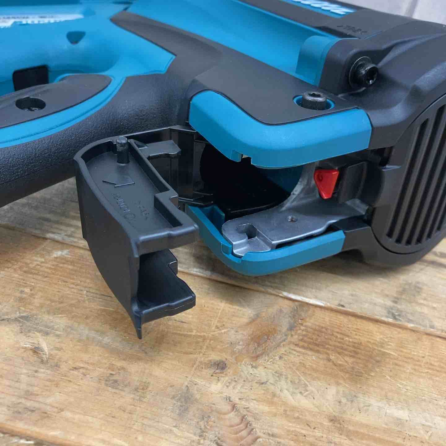 コードレスコンクリート用ガスピン打ち機