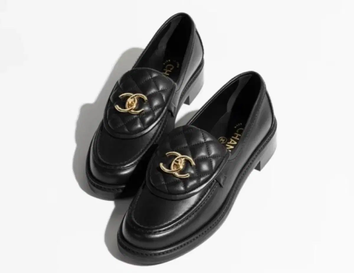 CHANEL シャネル ターンロック ローファー ブラック 大人気