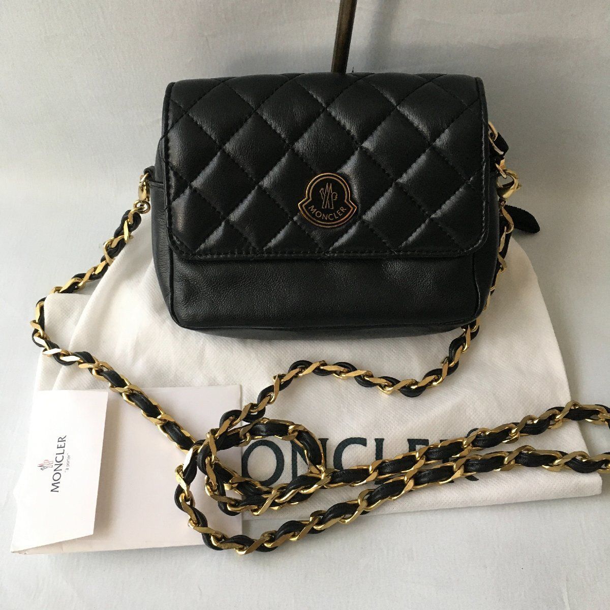 【美品】モンクレール　チェーン　ショルダーバッグ　キルティング　レザー　ブラック 美品 MONCLERモンクレール レザー キルティング チェーン バッグ