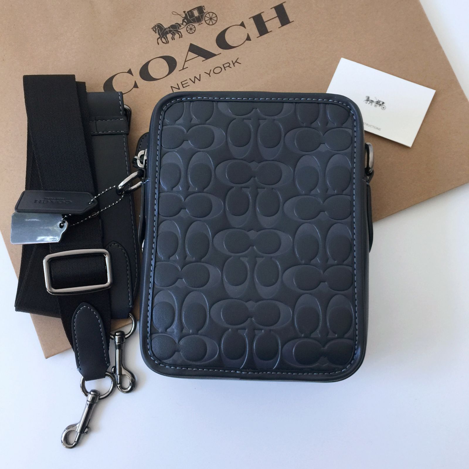 新品 COACH コーチバッグ CJ670 ミッドナイトネイビー×デニム ショルダーバッグ スムースカーフレザー シグネチャー 型押し サリバン  クロスボディー 斜めがけ アウトレット品 新品未使用 - メルカリ