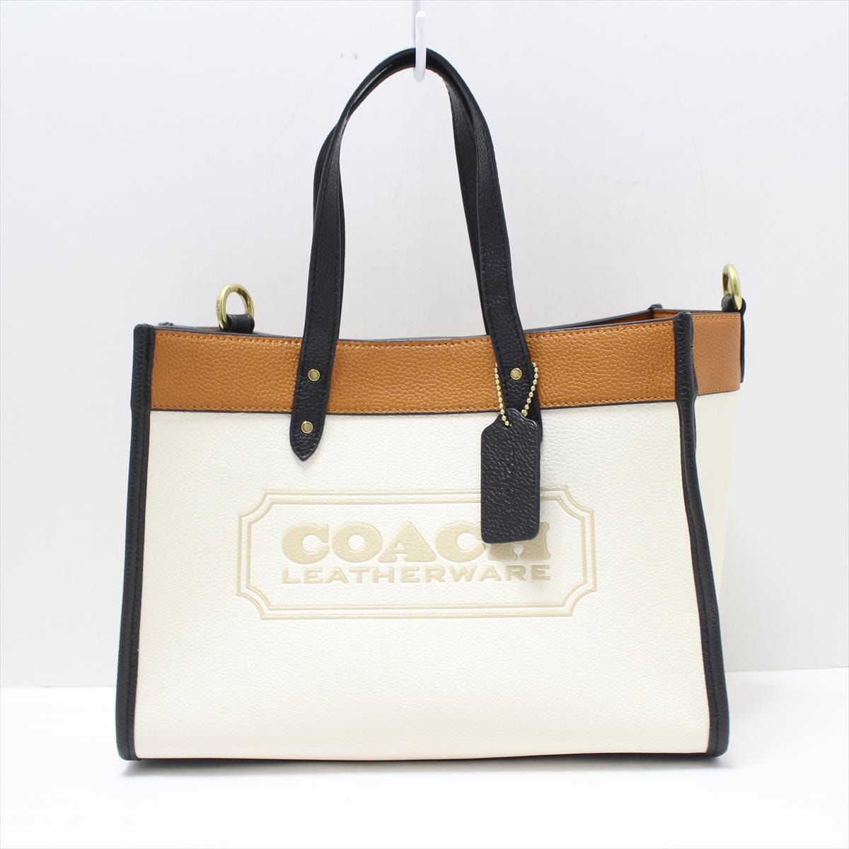 COACH(コーチ) トートバッグ美品 フィールド トート 30 カラーブロック ウィズ コーチ バッジ C0777 白×ライトブラウン×黒 レザー  - メルカリ