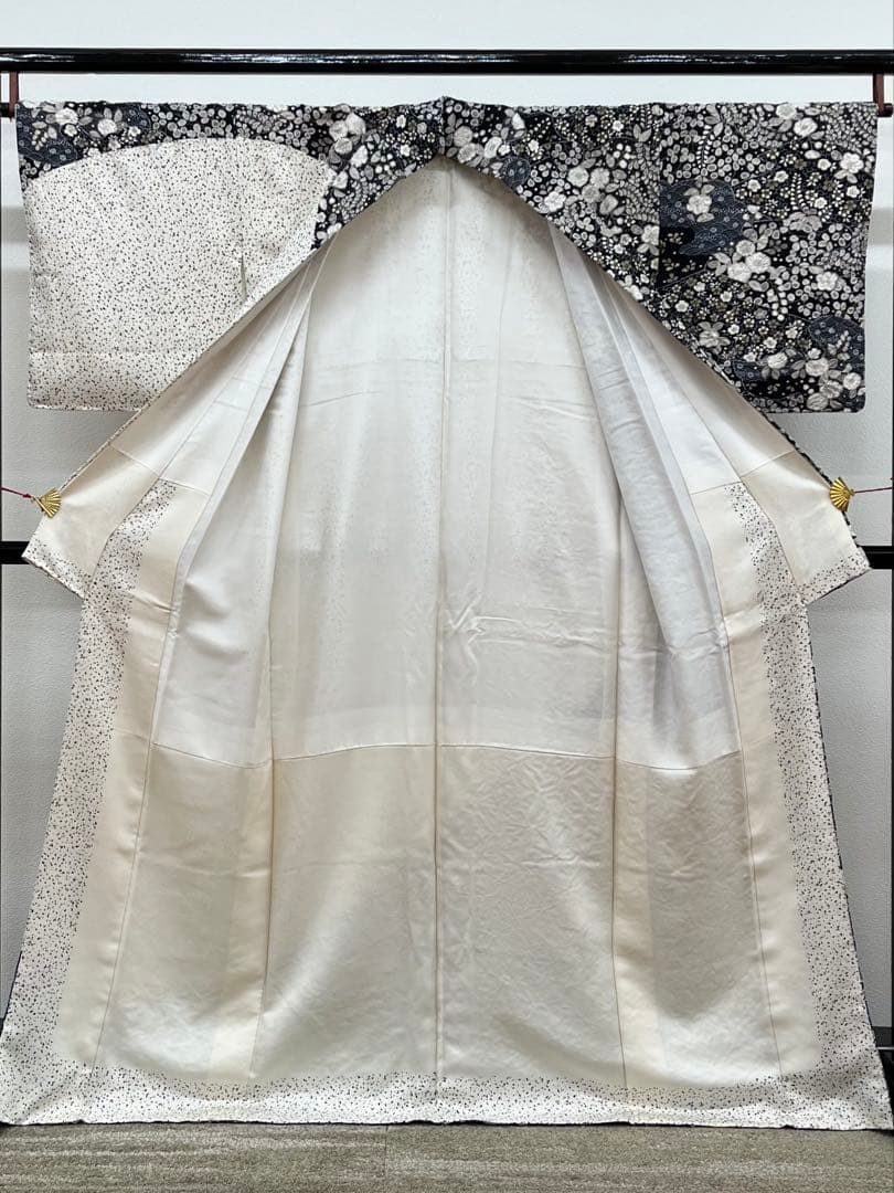 訪問着 辻ヶ花調 絞り加工 金彩 萩 正絹 躾糸付き - メルカリ