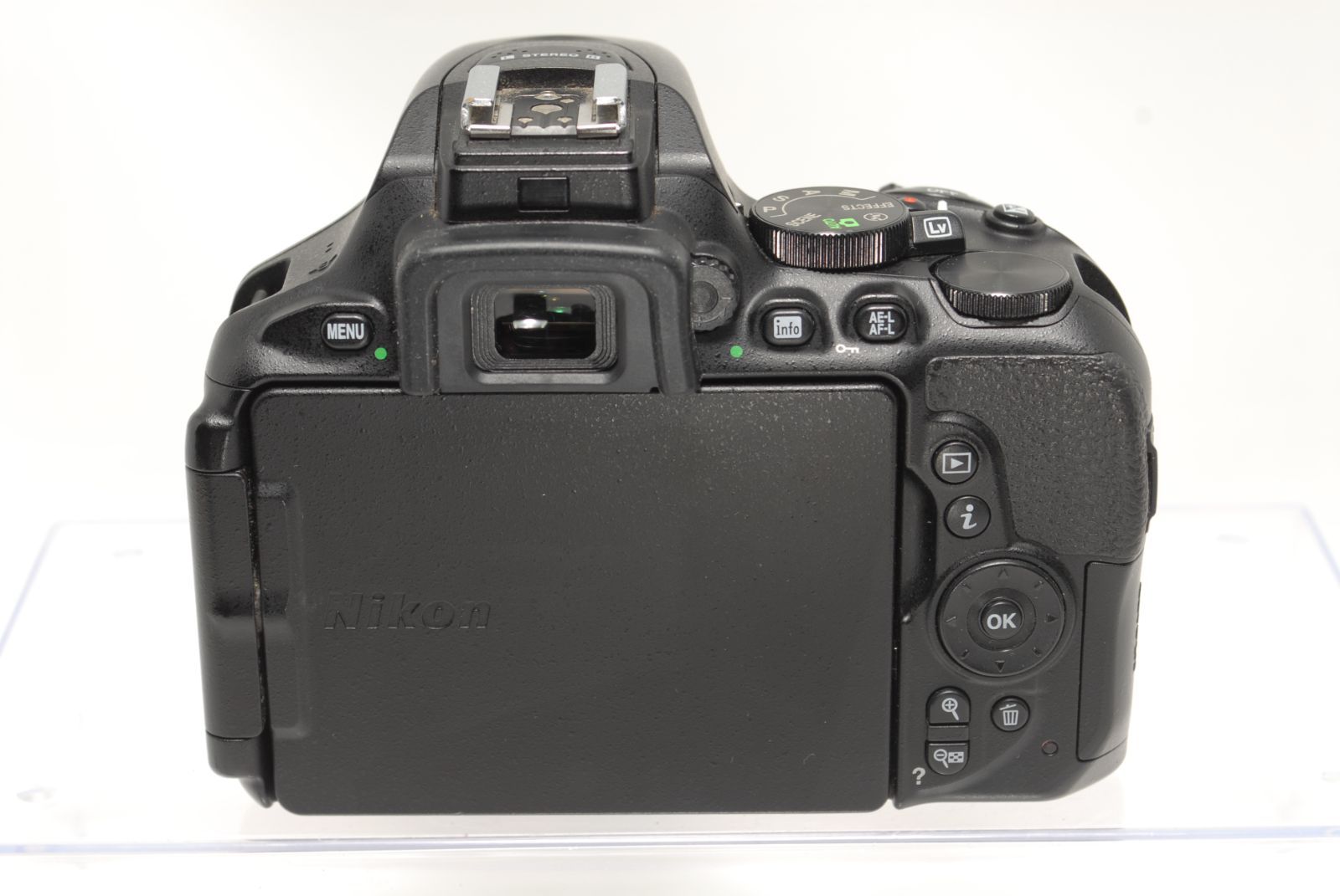 6416ショット ニコン Nikon D5600 望遠ダブルズームキット 高