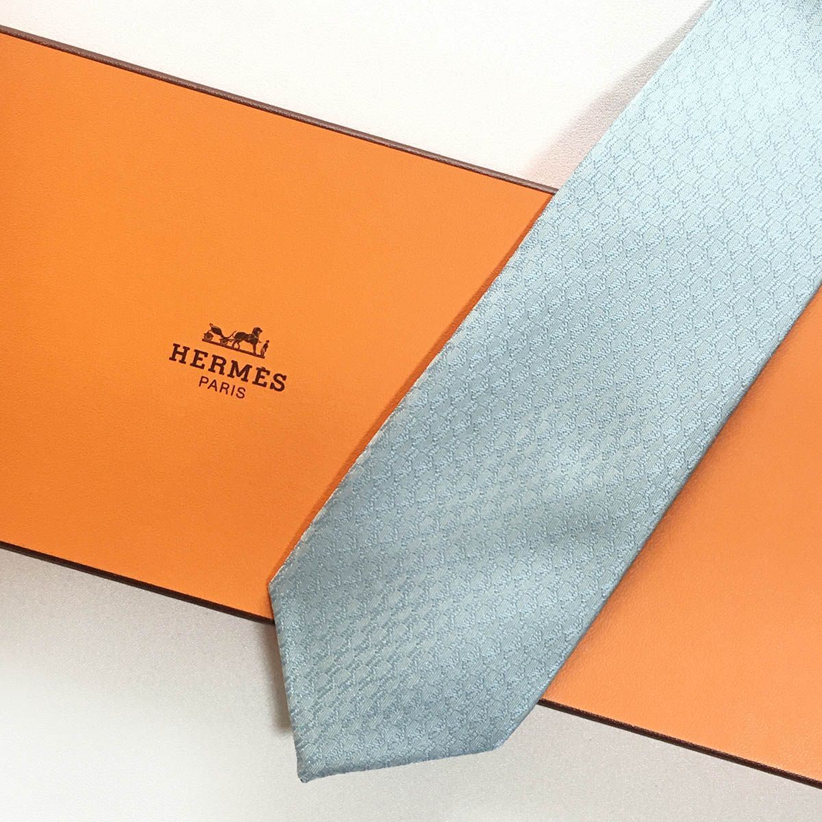 美品 エルメス HERMES ネクタイ シルク100% フランス製 ライト