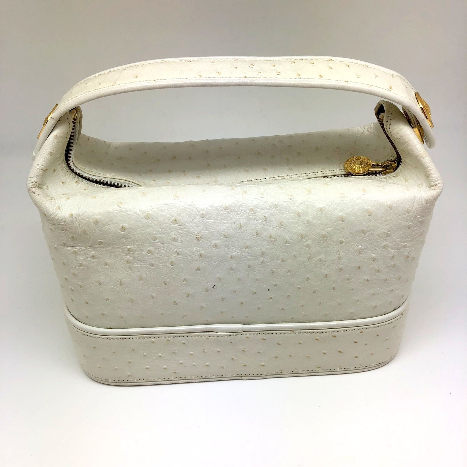 VERSACE バニティバッグ オーストリッチ 型押し レザー ホワイト VERSACE バニティバッグ オーストリッチ型押しレザー ホワイト