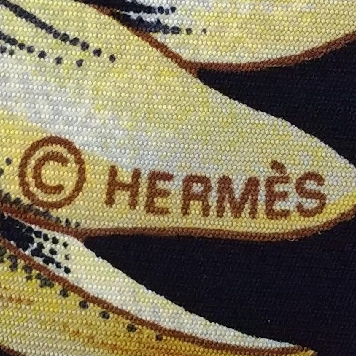 HERMES(エルメス) スカーフ美品 カレ90 黒×ダークイエロー×マルチ ...
