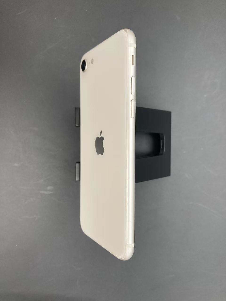 iPhone SE 第3世代 128GB スターライト 最大容量84% 画面割れ 訳あり iPhone SE 第3世代 128GB スターライト SIMフリー 画面