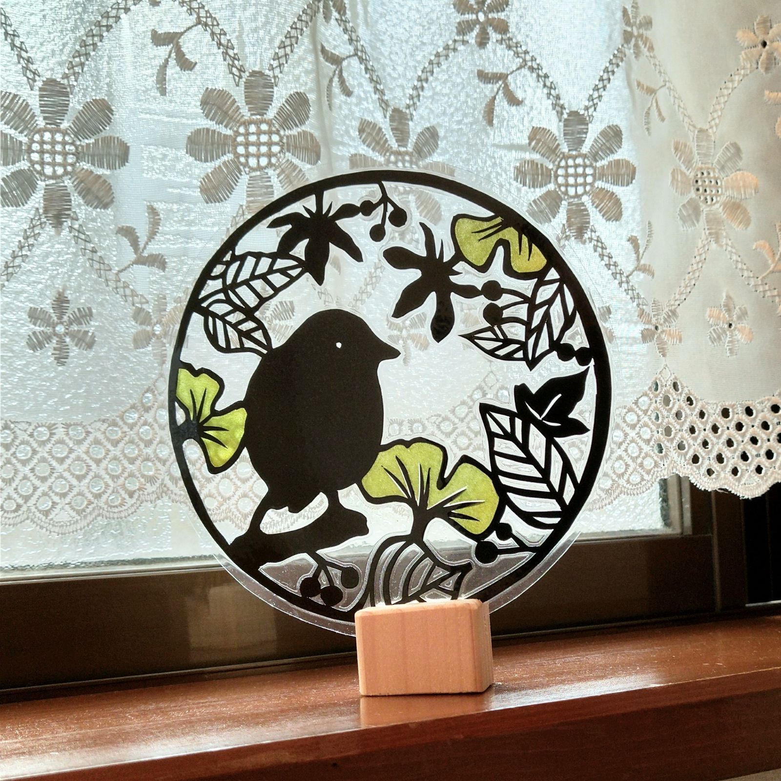 秋の壁面飾り】切り絵『鳥 とり』インテリア (北欧)イチョウ