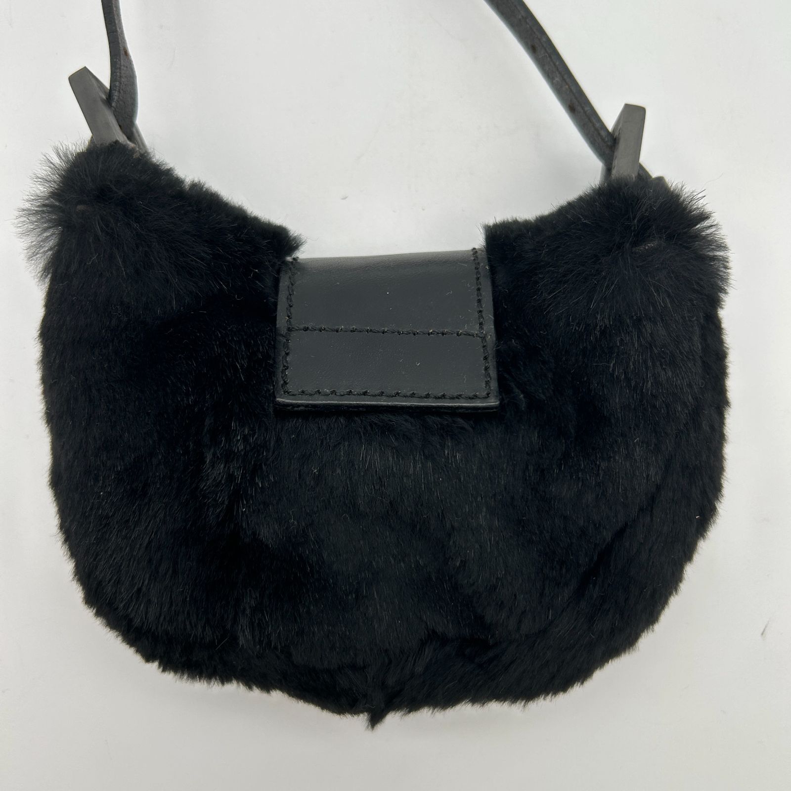 FENDI フェンディ ミニクロワッサン ファー 毛皮 黒