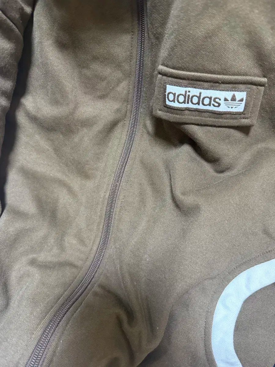 adidas アディダス 茶色 ジャージ