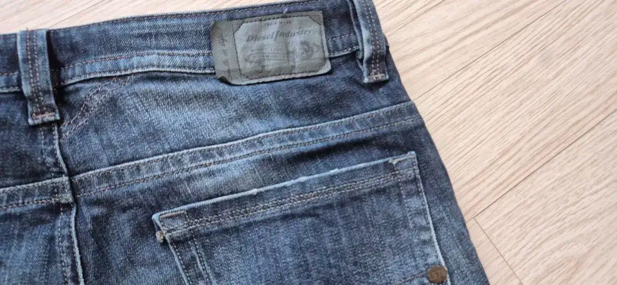 DIESEL メンズデニム ㅡ 30サイズ