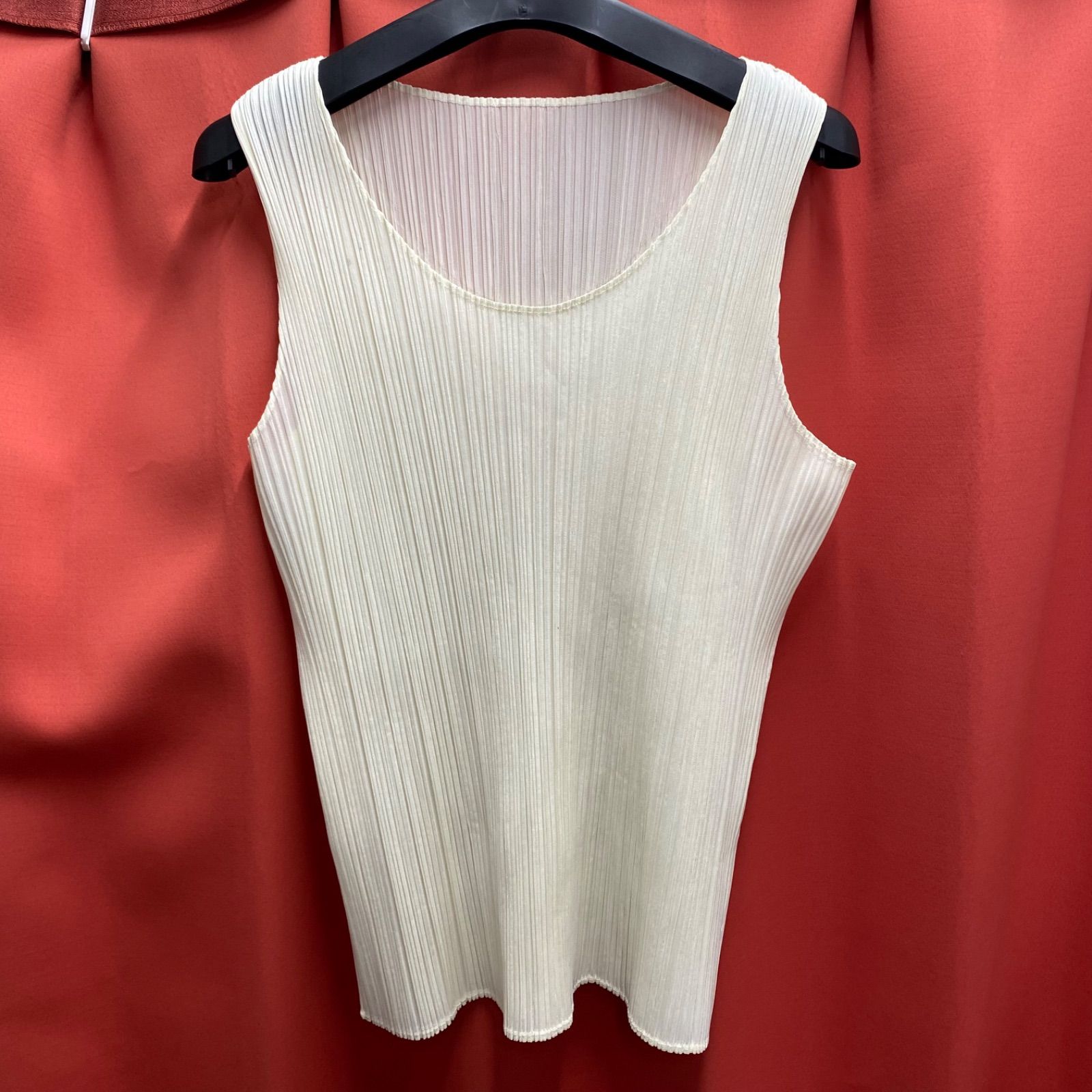@プリーツ プリーズPLEATSPLEAS　プリーツ タンクトップ ISSEY MIYAKE イッセイミヤケ PLIATS PLEASE プリーツプリーズ