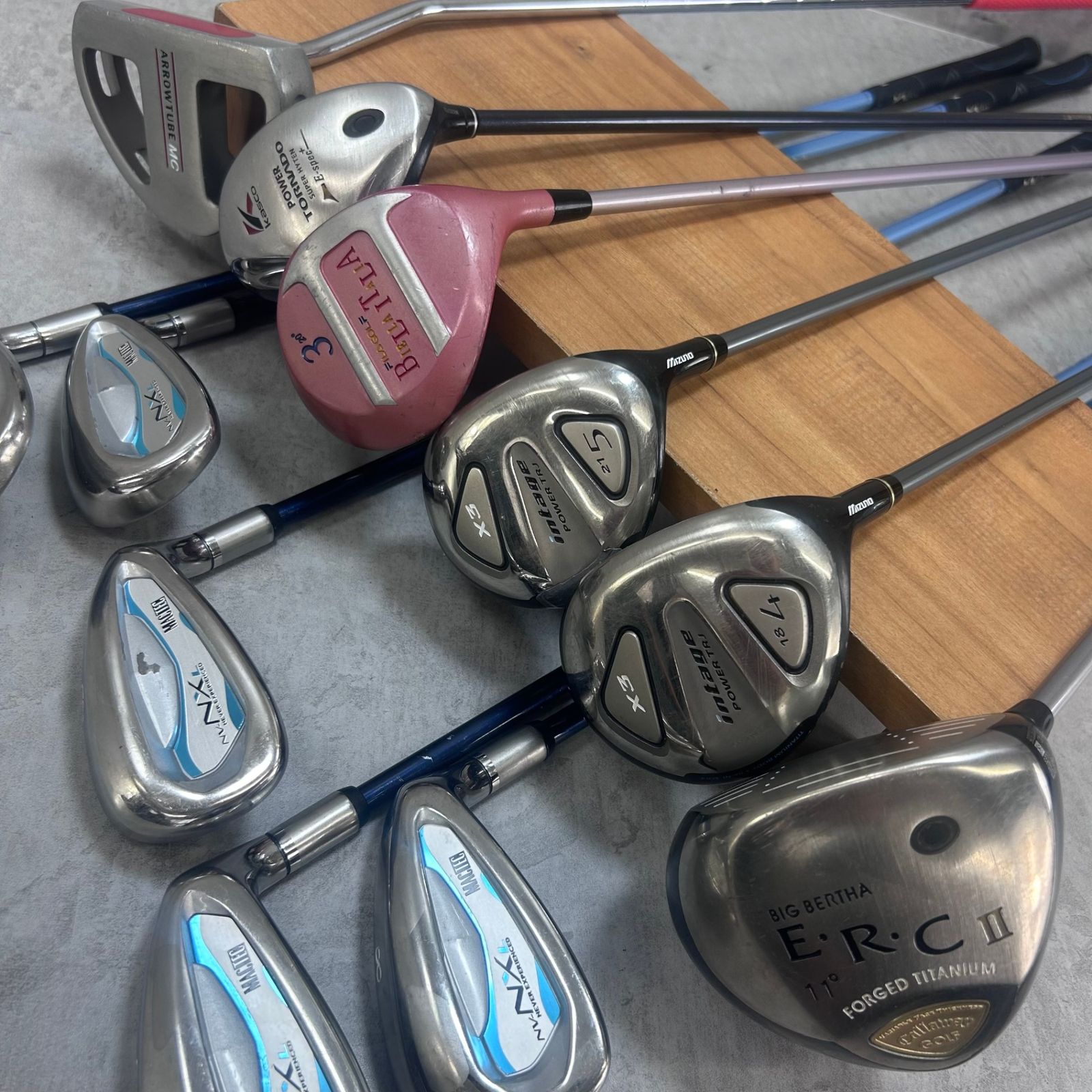 Callaway　キャロウェイ　MIZUNO　ミズノ　レディースゴルフ11本セット　カーボン　L　右利き用　キャディバッグ　初心者おすすめ　入門用