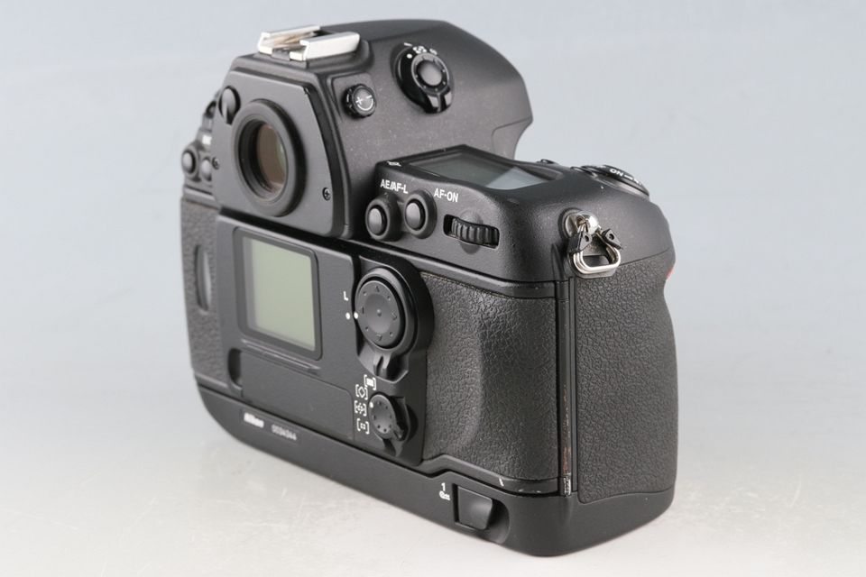 Nikon F6 35mm SLR Film Camera #60179E4 - メルカリ